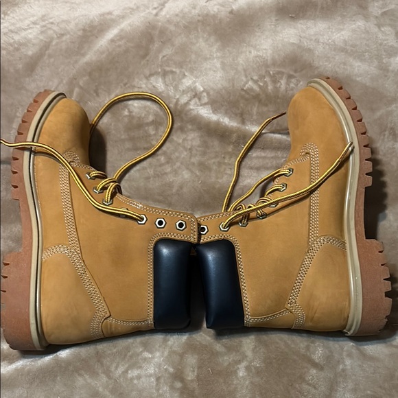 Timberland Women’s Tan Boots - Picture 7 of 7